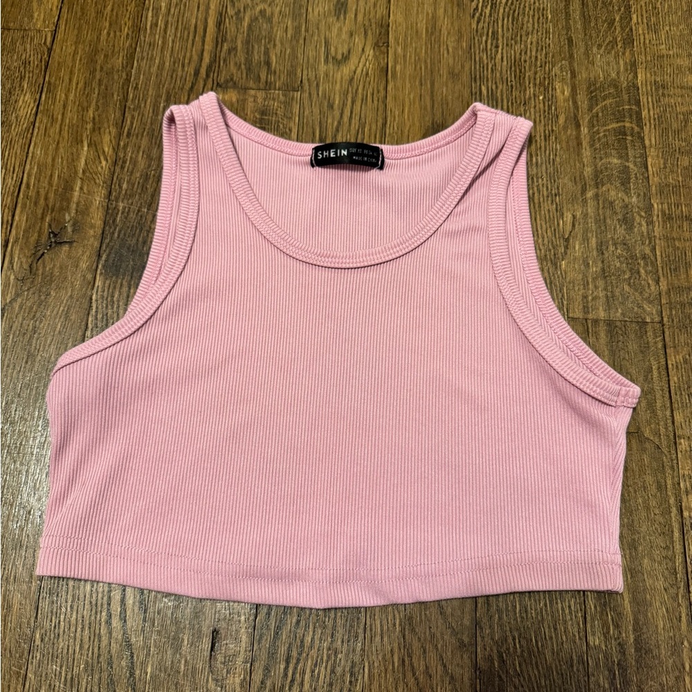 baby pink cropped tank top!!💗🌸